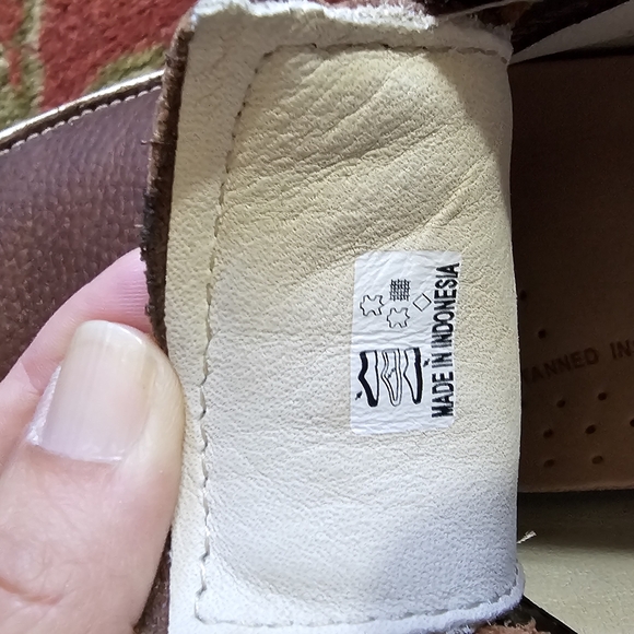 Ecco Leather Sneakers - Picture 6 of 7